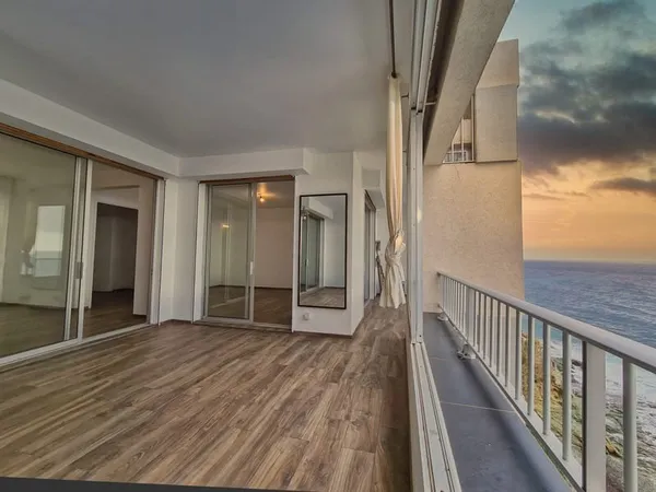 PIETRANERA Appartement F3/4 vide les pieds dans l'eau