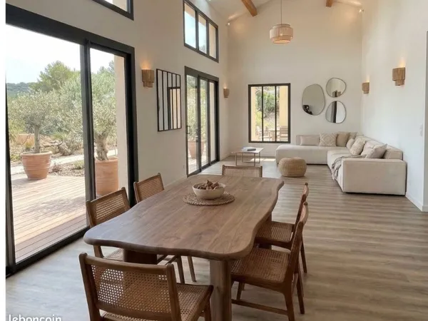 Maison contemporaine de plain-pied - 171 m² - Leucate Village