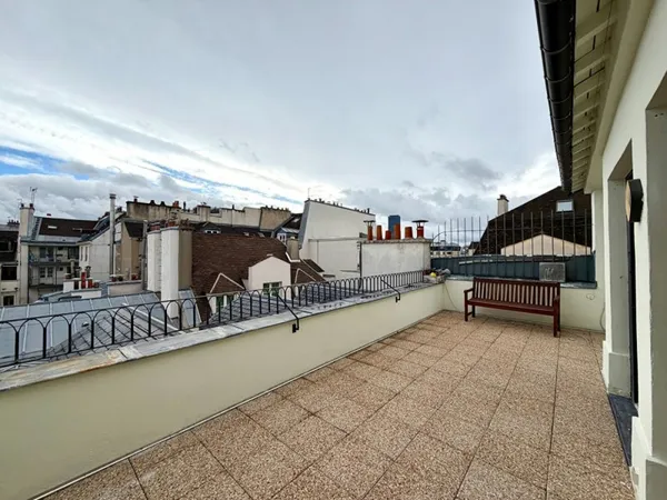 PARIS IV - Ile Saint-Louis - Duplex au dernier étage avec terra