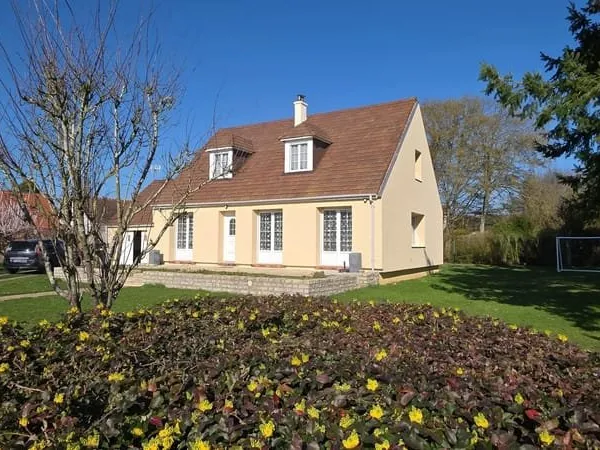 Jolie maison familiale 5 Chambres 8 min de Nogent le roi