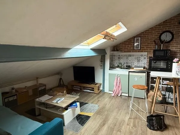 Studio meublé au calme sur cour