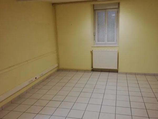 Bureau et espace de travail Location Seilhac  25m² 200€
