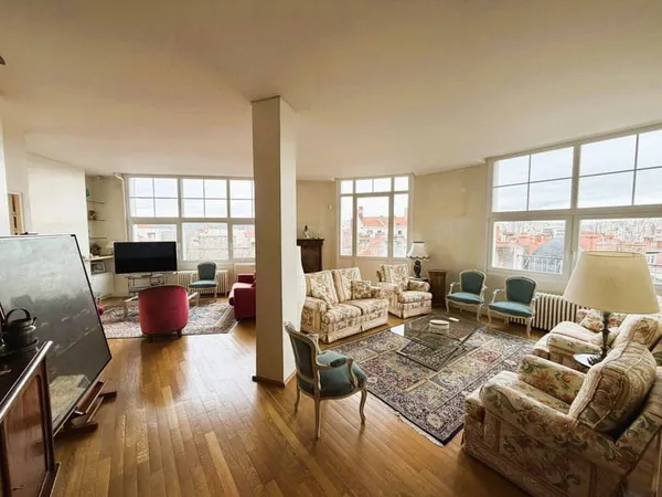 Appartement 4 pièces 206 m²