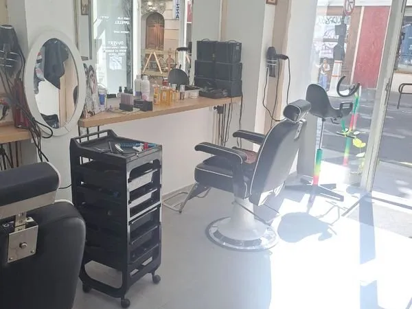 Salon de coiffure à vendre