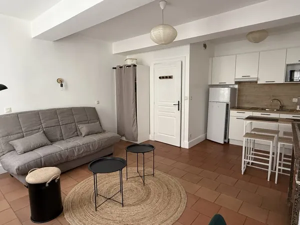 LOCATION STUDIO MEUBLE CENTRE VILLE
