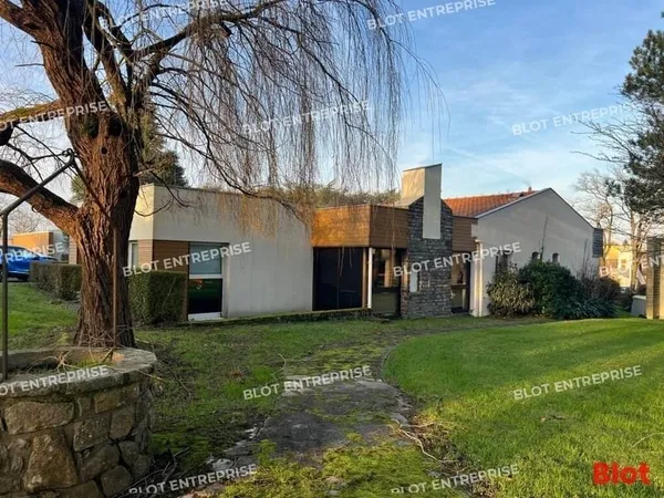 Bureaux 100 m²
