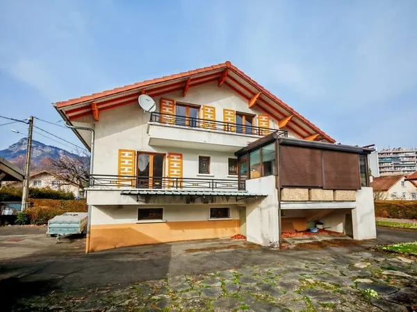 Maison familiale de 116 m² avec sous-sol complet, véranda et t