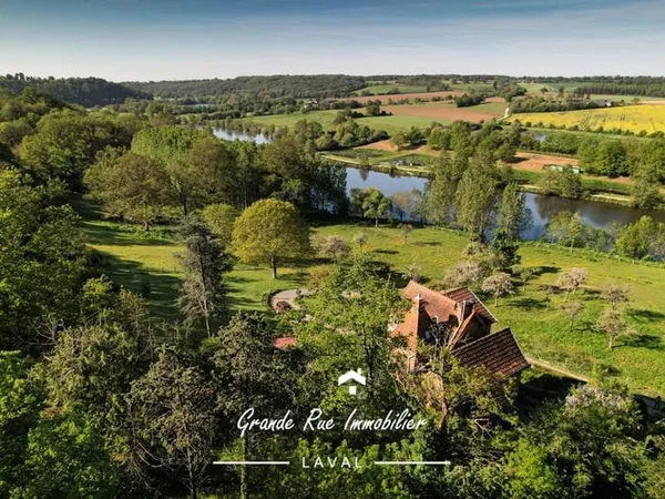 Propriété de 11 hectares au bord de la Rivière