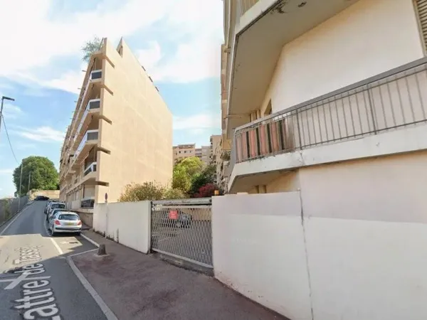 Parking 10 m²