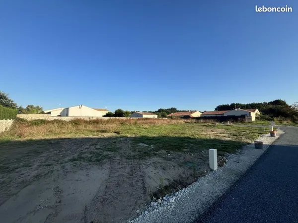 Terrain 600 m² Mauves Sur Loire
