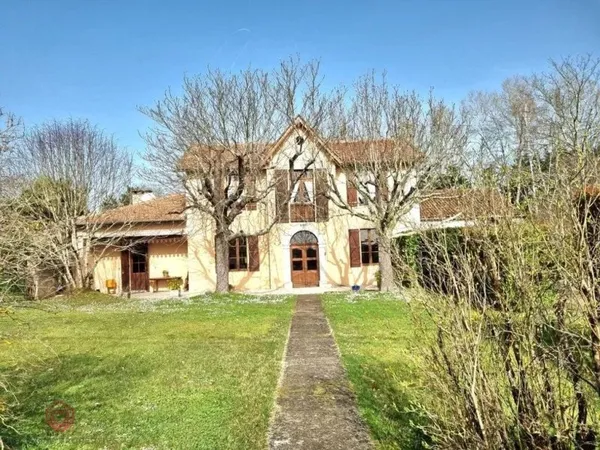 Maison de luxe 12 pièces 212 m²