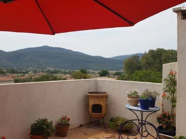 Maison de village avec terasse