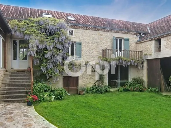 Maison 5 pièces 235 m²
