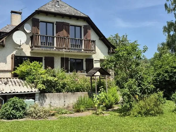 ESPALION, maison de Type 7, 150 m2 - terrain de 749 m2