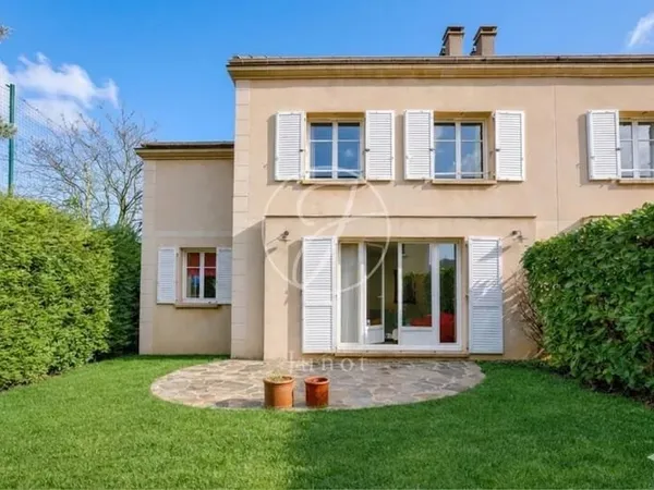 Rueil-Malmaison - BUZENVAL - Maison de 182m² - 4 chambres