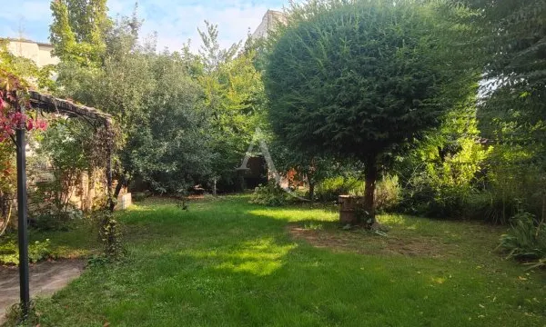 Maison de ville, quartier prisé, beaux volumes, garage et jardin au centre ville de MONTAUBAN