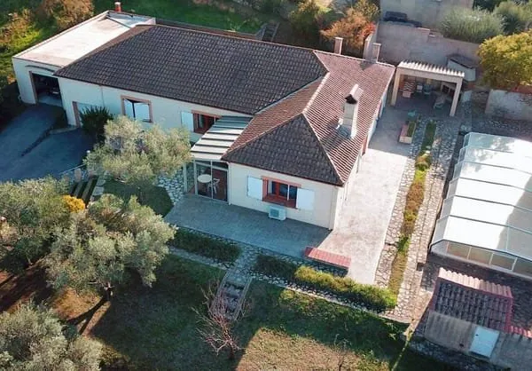 Maison de plain-pied 6 pièces 160 m²
