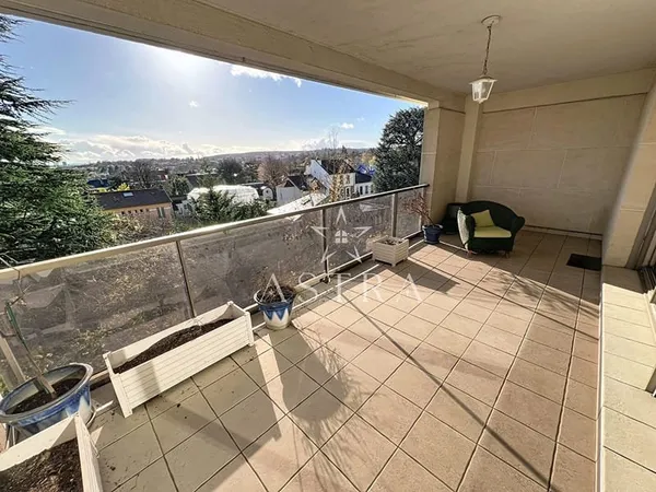 Appartement 5 pièces - Terrasses - Etage élevé