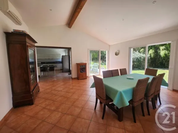 Maison 4 pièces 194 m²