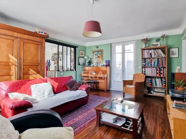 Charmant triplex lumineux 'esprit maison' avec terrasse et garage XXL ? Mairie de Montreuil