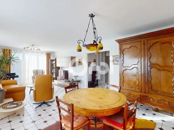 Maison 7 pièces 205 m²