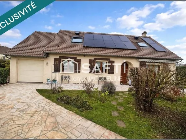 Maison au calme, parfaitement entretenue, 4 chambres et un bureau.