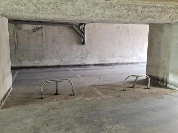 Place de parking couverte 27€ + TVA