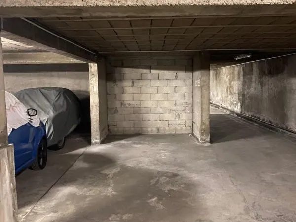 Stationnement Location Paris   70€