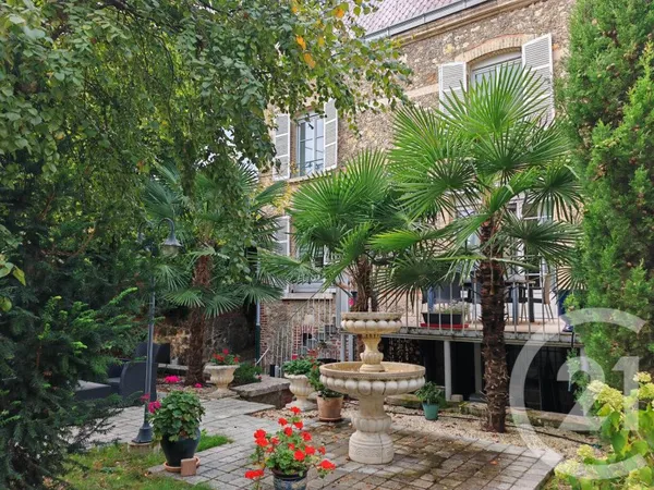 Maison 11 pièces 220 m²