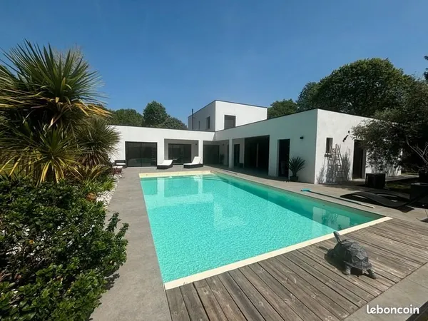 Maison 7 pièces 198 m²