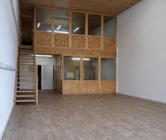 Local professionnel Seynod