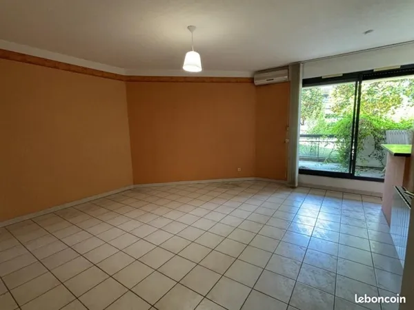 Studio 1 pièce 40 m²
