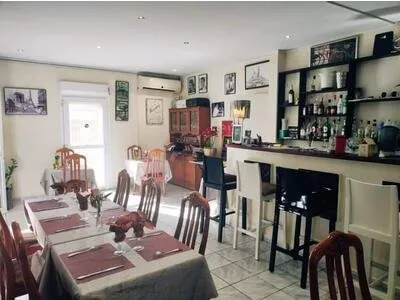 A vendre sur Saint Benoit Un ensemble Immobilier : Comprenan