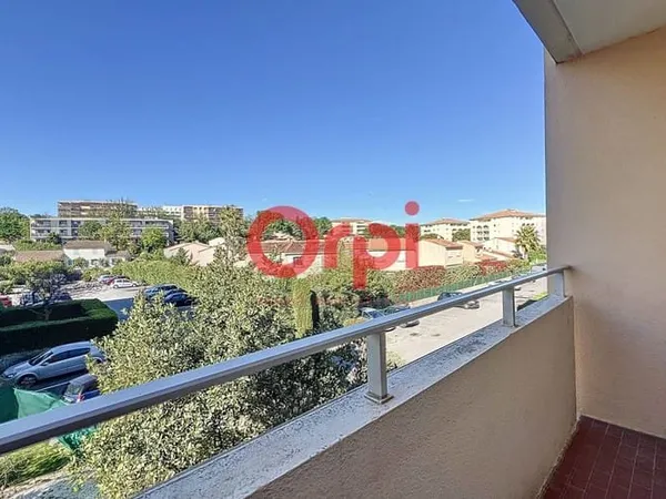 Studio 1 pièce 12 m²