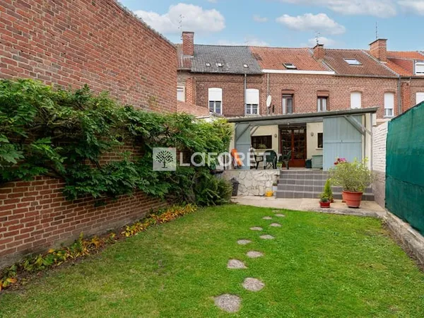 Maison de ville - 3 chambres - jardin - garage (2 voitures) - cave