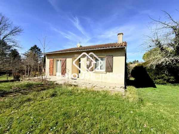Maison en rez de jardin avec sous sol de 95 m² et terrain de 1733 m²