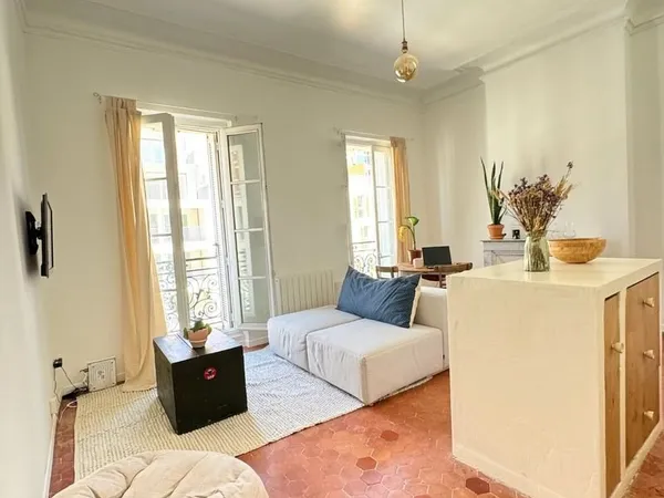 T2 lumineux bien placé - Marseille Joliette