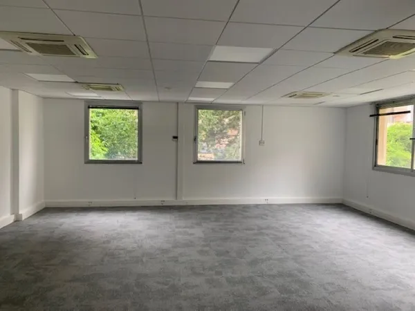 BUREAUX A LOUER SURESNES 105 m²