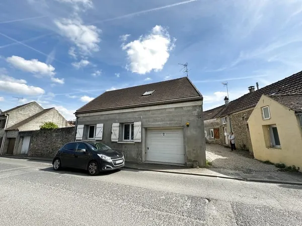 PLAILLY, Maison de village de 4 pièces avec garage