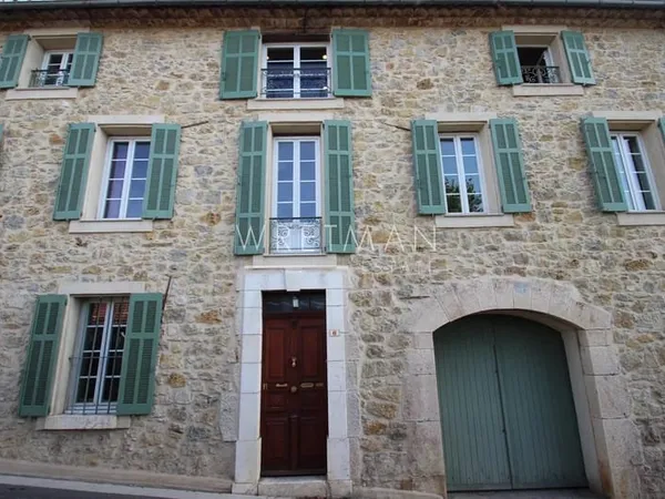 Charmante maison de village avec terrasse et garage - Montauroux