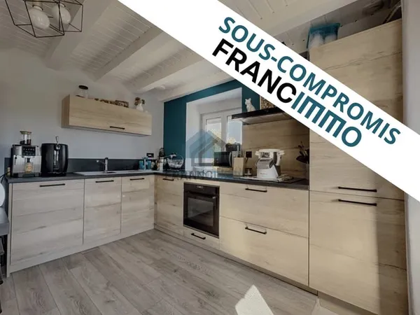 DAMPRICHARD - APPARTEMENT DUPLEX AVEC JARDIN