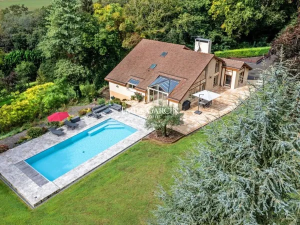 A vendre dans le Vexin, magnifique propriété d'environ 5 hectar