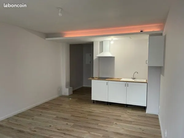 Studio 1 pièce 28 m²
