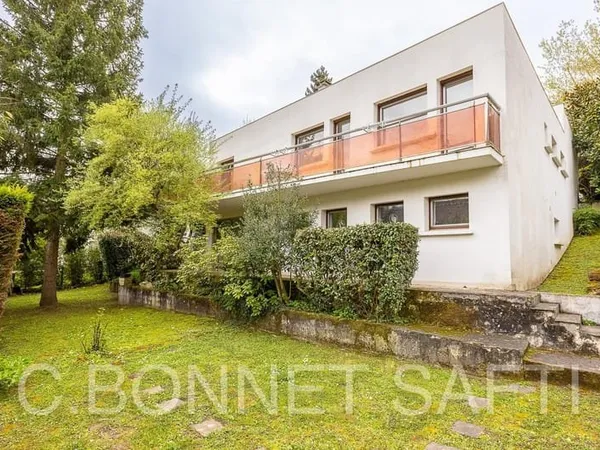 Jouy-en-Josas, Maison d'architecte de 141m², 7 pièces