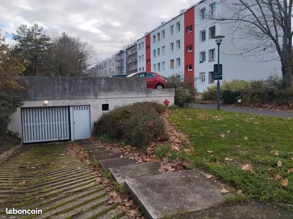 Stationnement Location Rennes   65€