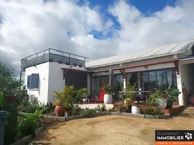 Villa F4 de 135 m² à Trois Bassins