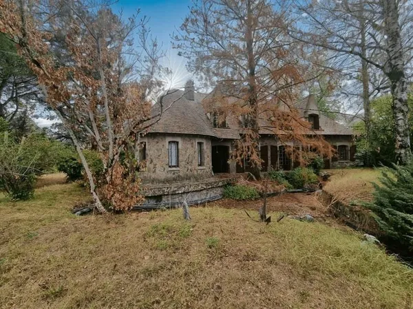 Maison atypique T6 avec grand jardin et garage