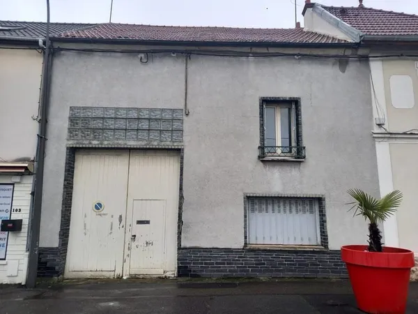 Bâtiment 10 pièces 195 m²