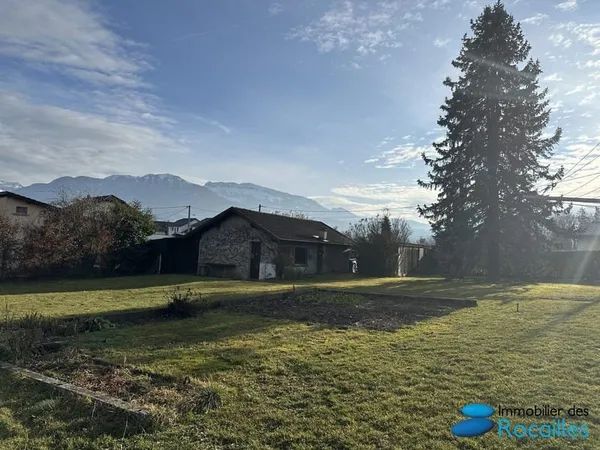 Terrain Constructible Exceptionnel avec son garage de 50m², Vue