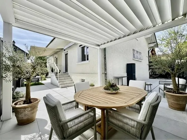 Annecy - Maison de 190 m2, rénovée avec soin, à deux pas du